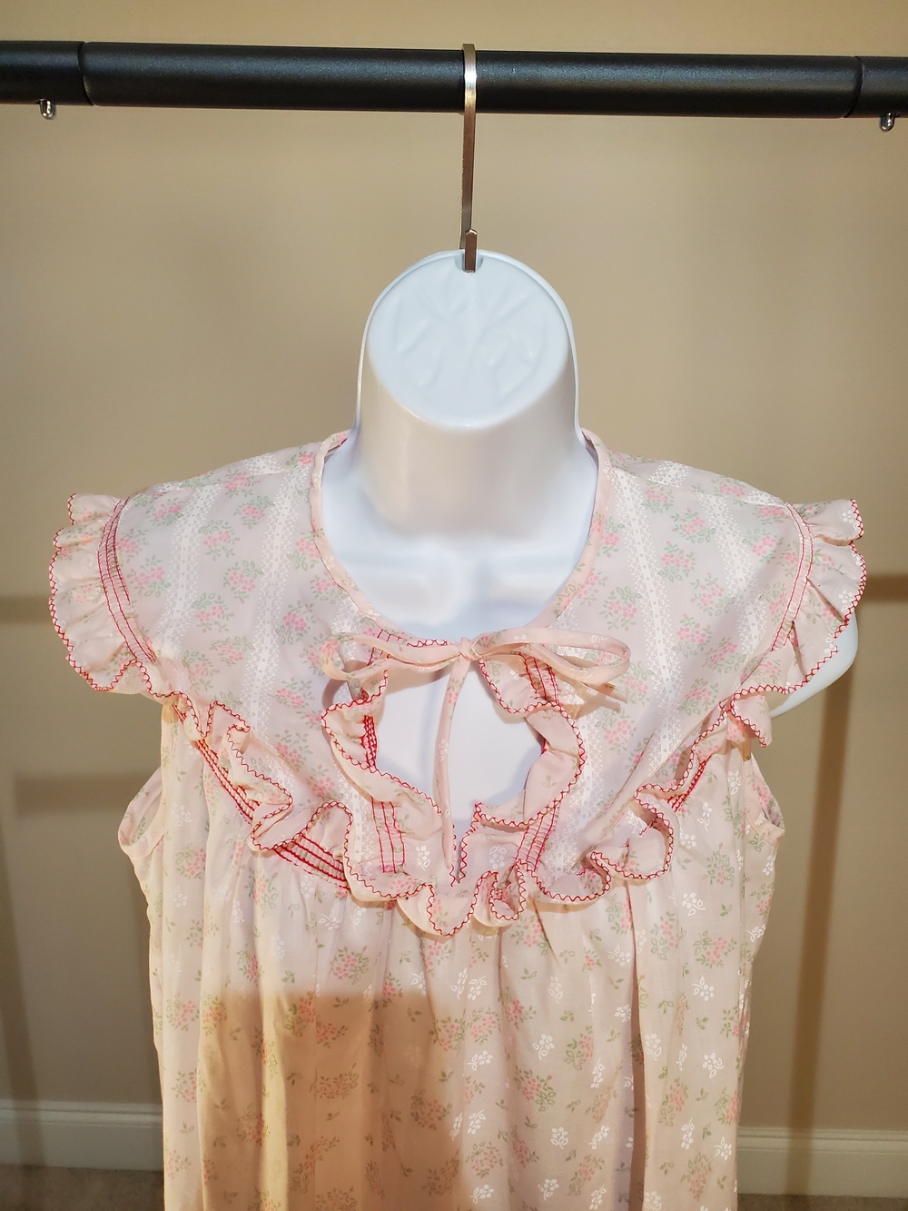 Vintage - Sentiments - Pink Floral Ruffle Sleeveless Nightgown Maxi 70s  Size M